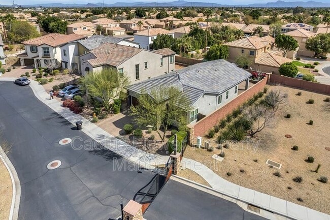 Building Photo - 45 N Iss Dr