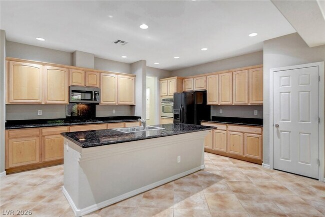 Building Photo - 6825 Tarpon Springs Ct