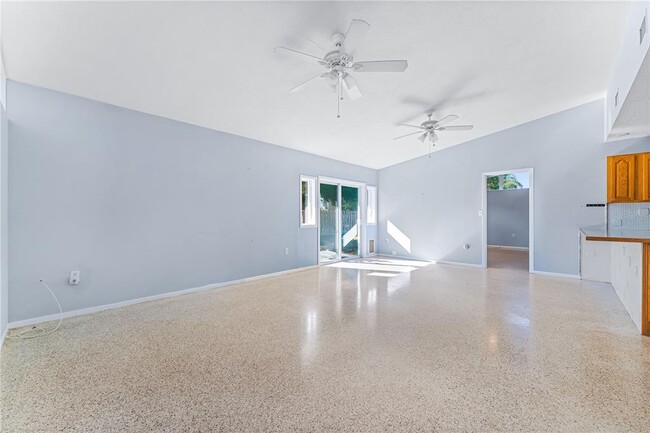 Building Photo - 6912 Alderwood Dr