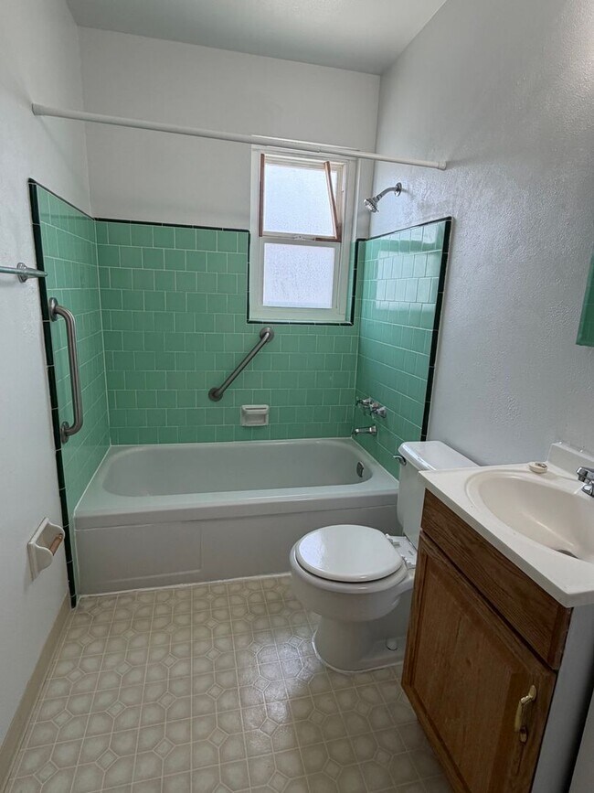 Building Photo - 2140 48th Ave