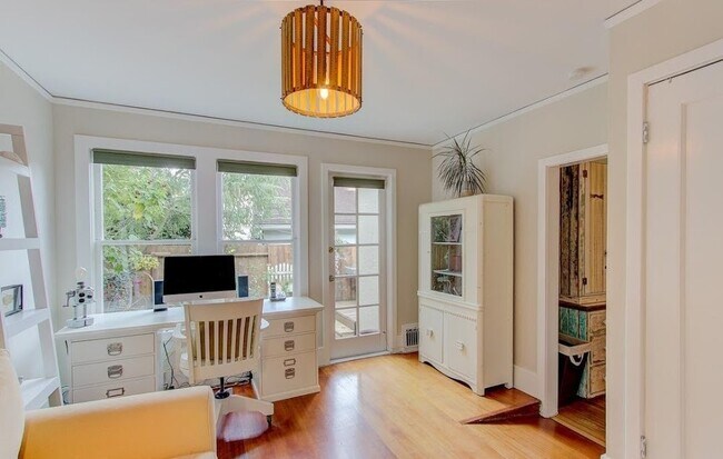 Building Photo - 365 Wawona St