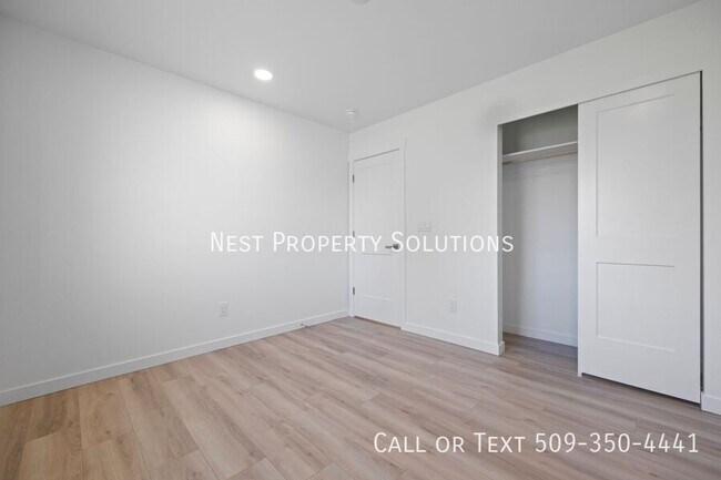 Building Photo - 914 N Washington Ct