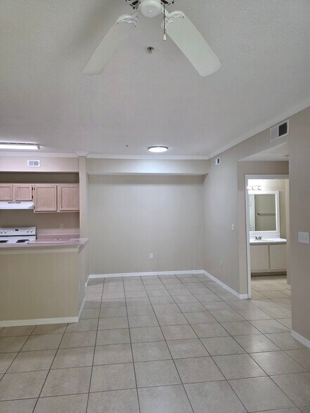 Building Photo - 5610 Pinnacle Heights Cir