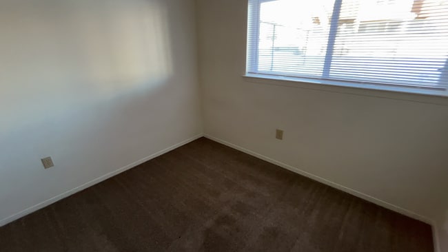 Building Photo - 284 Dunn Ct