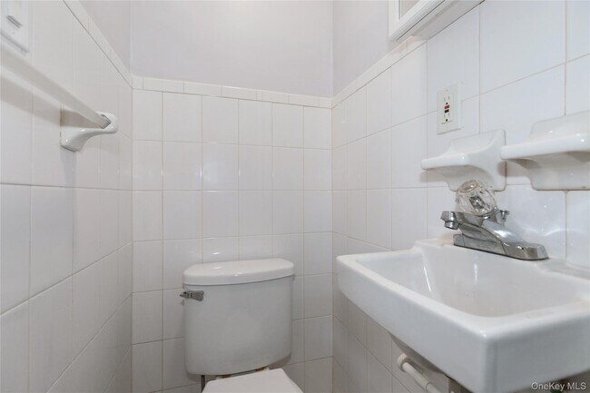 Building Photo - 67-27 211th St