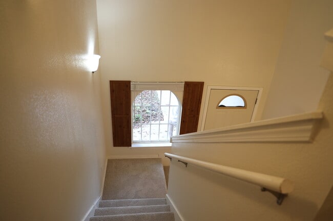 Building Photo - 149 Hickory Ridge Dr