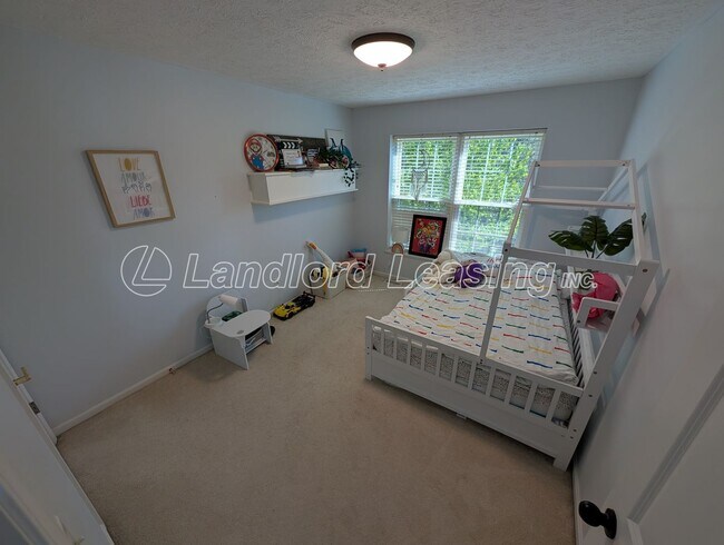 Building Photo - Avon Lake 3-Bedroom Condo with Pool, Tennis Courts & Lawn Care Included