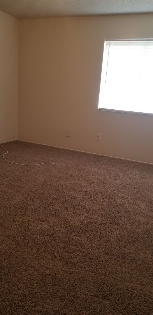 Building Photo - Ming Ave 1.