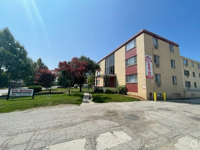 Building Photo - The Avenue