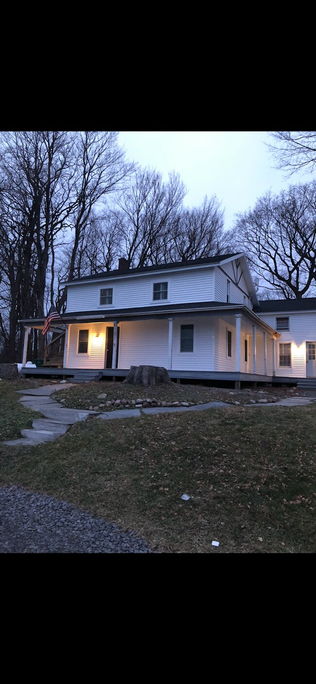Building Photo - 3057 Ontario Center Rd