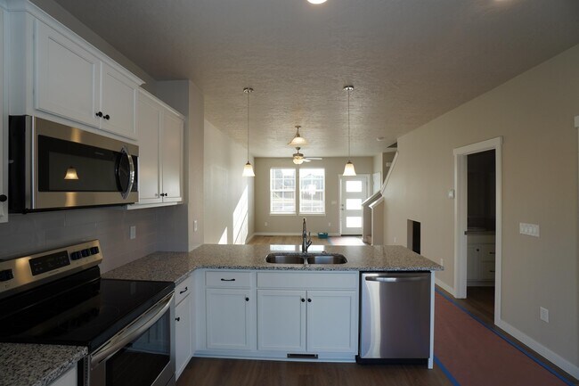 Building Photo - 5928 S Jessenia Ln