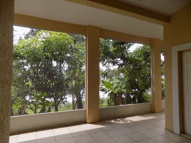 Building Photo - CHARMING 3BR/2BA/OFFICE/2GARAGE