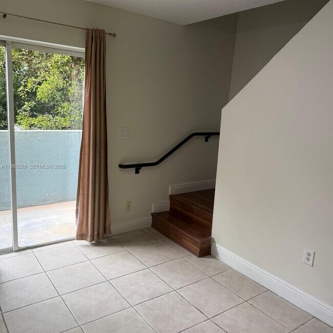 Building Photo - 8260 SW 149th Ct