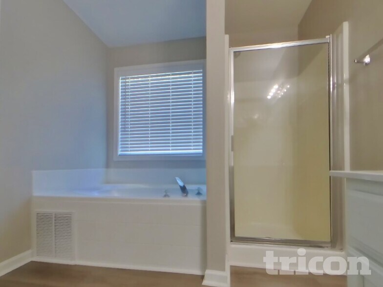 Building Photo - 504 Hillcrest Cross Rd