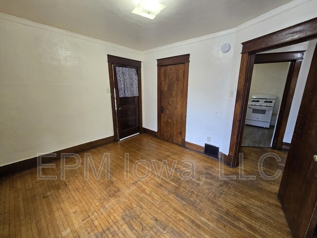 Building Photo - 120 1/2 Harrison Street