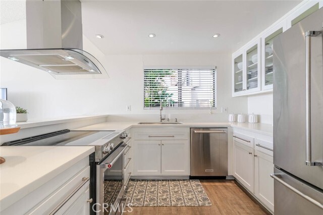 Building Photo - 11813 Ellice St