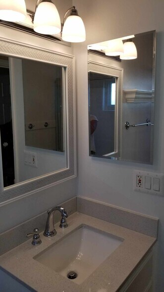 Building Photo - 2221 Homewood Dr