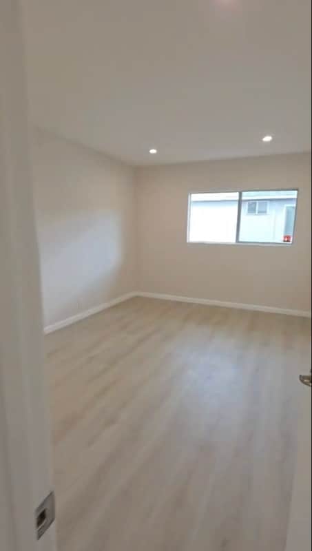 Building Photo - 1134 E Doran St