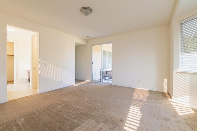 Building Photo - 3952 Serena Ave