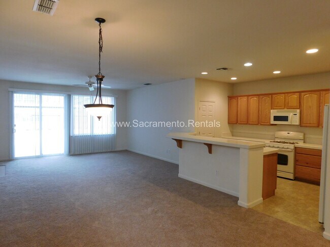 Building Photo - Spacious Elk Grove 3bd/2ba House with 2 Ca...