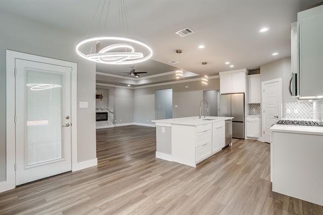 Building Photo - 1025 E Coral Way