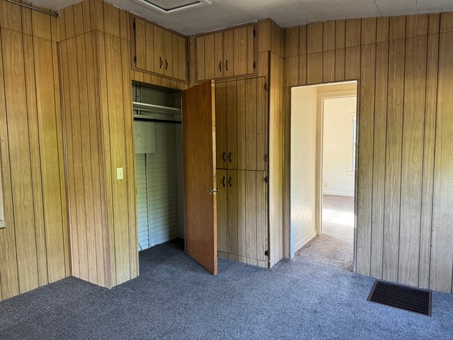 Building Photo - 4320 S Kaiser Rd