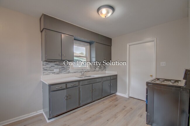 Building Photo - 1209 Logan St