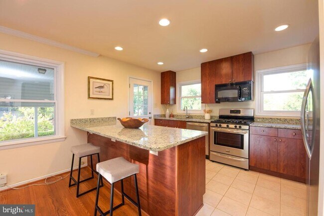 Building Photo - 8506 Wagon Wheel Rd