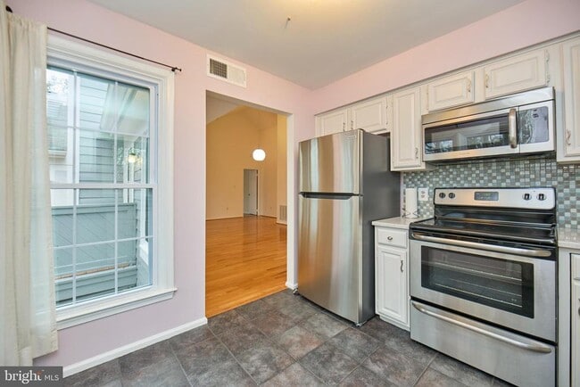 Building Photo - 1565 Church Hill Pl