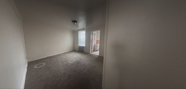 Building Photo - Charming 2-Bedroom with Classic Philly Charm