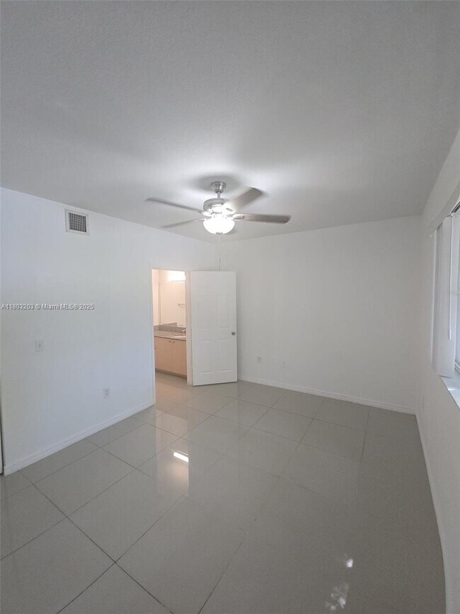 Building Photo - 2501 Centergate Dr
