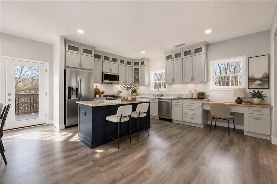 Building Photo - 450 Oliver Ridge Dr