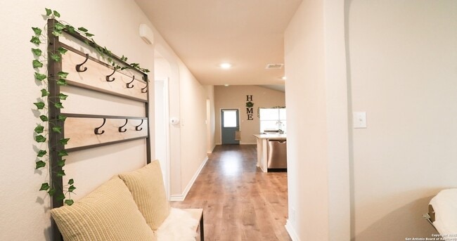 Building Photo - 6807 Kingsley Edge