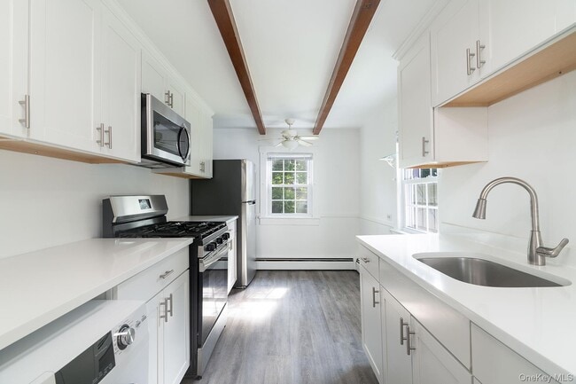 Building Photo - 103 Erie St