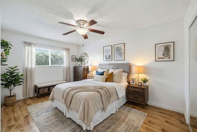 Building Photo - 186 E 21st St