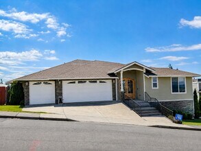 Building Photo - Military Discount - Please Inquire! ~ Whiskey Ridge View Home | 5 Bed + Bonus Living Space with O...