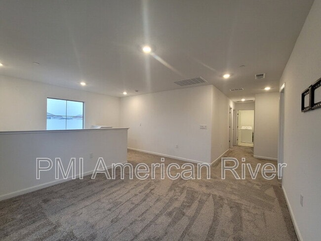 Building Photo - 4033 Haflinger Way