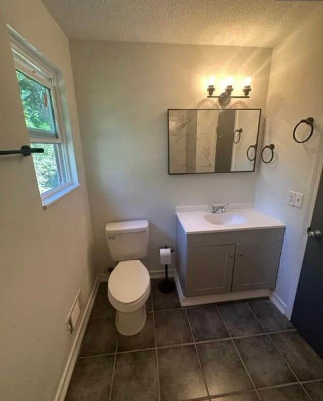 Building Photo - 915 Sandpiper Ln