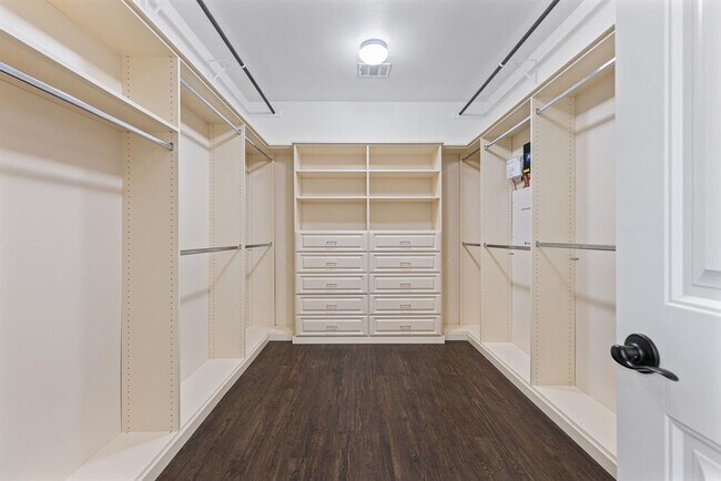 Building Photo - 3312 Cortes Pl
