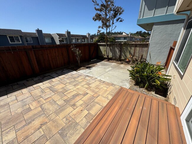 Building Photo - Beautifully Renovated 4-Bedroom Home in We...