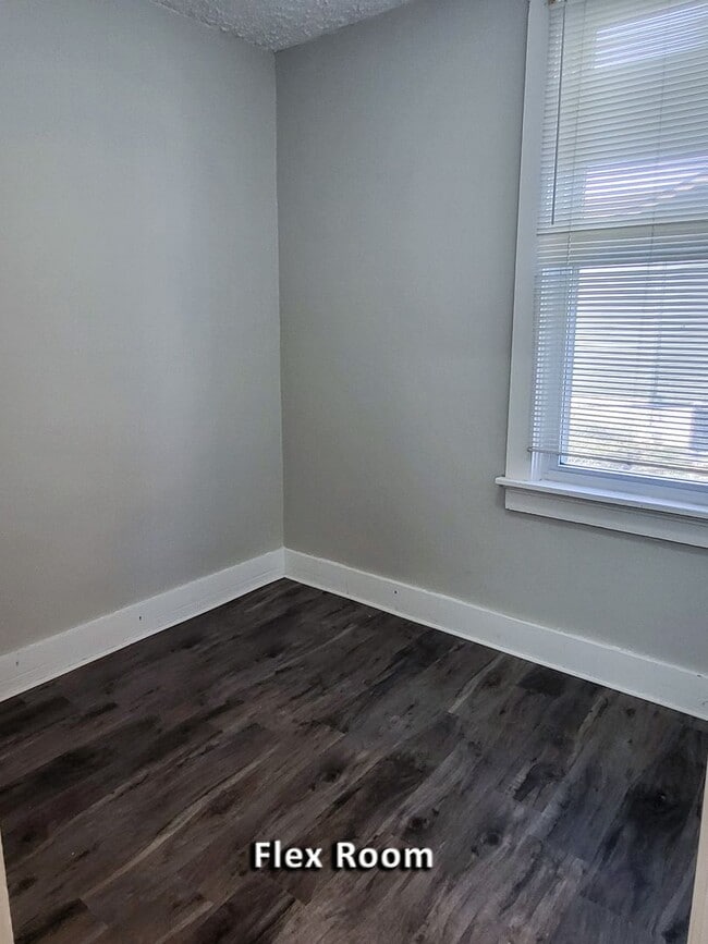 Building Photo - 3 Bedroom 2 Bath Home for Rent!