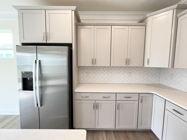 Building Photo - 324 Highview Dr