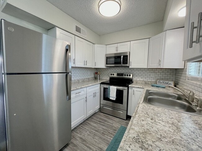 Building Photo - Vertical At Biltmore