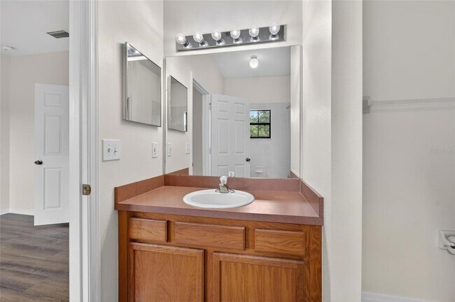 Building Photo - 30132 Mossbank Dr