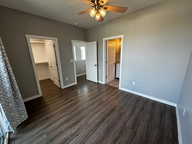 Building Photo - 844 Tijeras Ave NW
