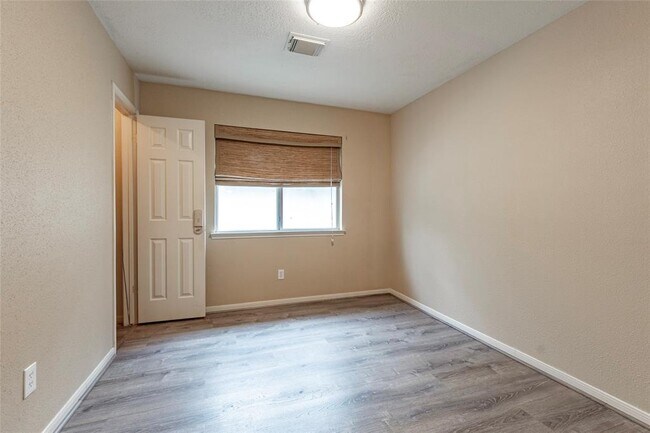 Building Photo - 1227 Mabry Mill Rd
