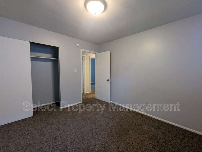 Building Photo - 5425 Webster St