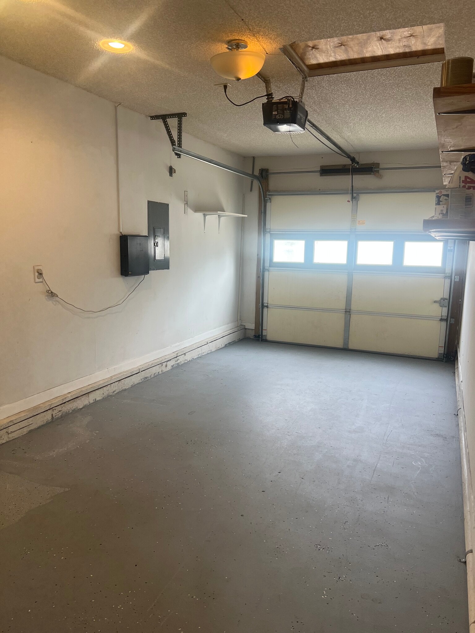 Building Photo - 12325 Villager Ct