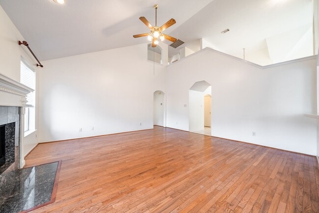 Building Photo - 3627 Heritage Colony Dr