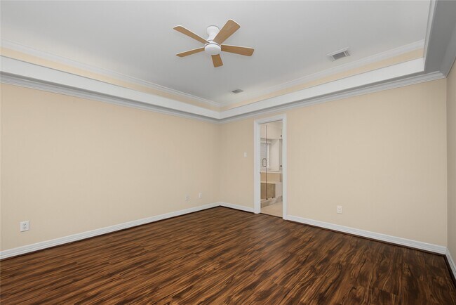 Building Photo - 14135 Swallowfield Dr